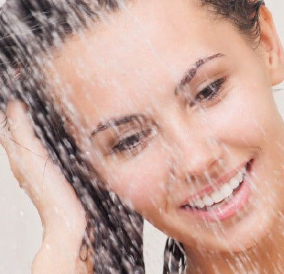 Cabelos oleosos: como reduzir a frequência com que lavo o cabelo?