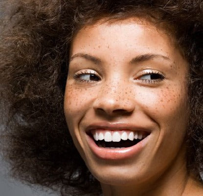 Como disciplinar cabelos afro
