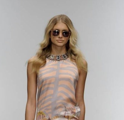 Experimente o serviço exclusivo Wavy Jean Louis David para um verão californiano
