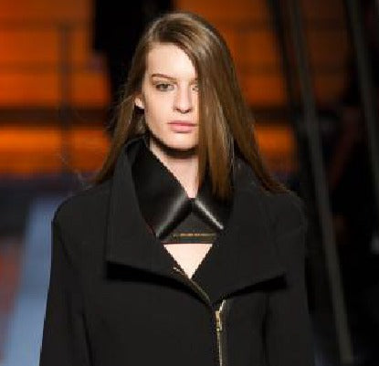 Neste inverno, que reflexos da moda escolher para os meus cabelos castanhos?